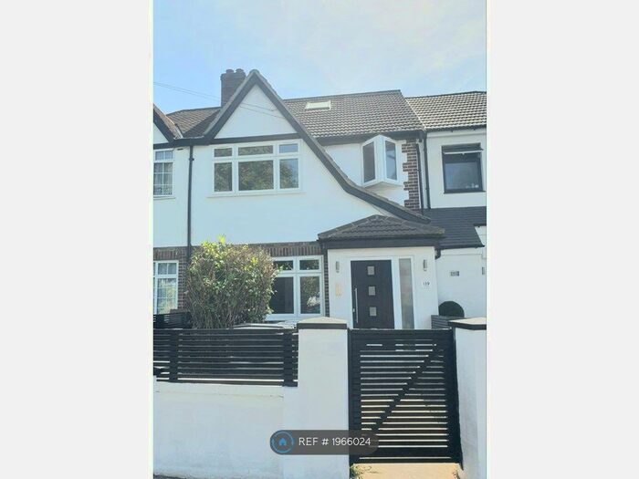 Studio To Rent In The Fairway, Northolt, UB5