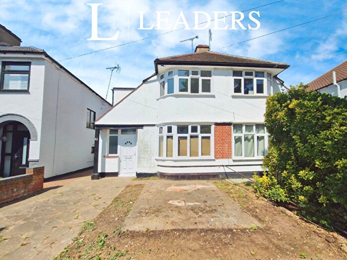 3 Bedroom Semi-Detached House To Rent In St Lukes Road, Southend On Sea, SS2