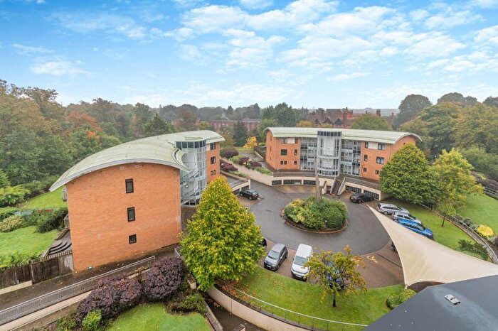 4 Bedroom Apartment To Rent In Yew Tree Road, Birmingham, B13