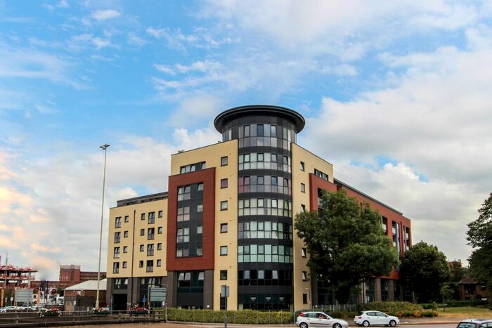 2 Bedroom Flat To Rent In St. Albans Road, Watford, Hertfordshire, WD17