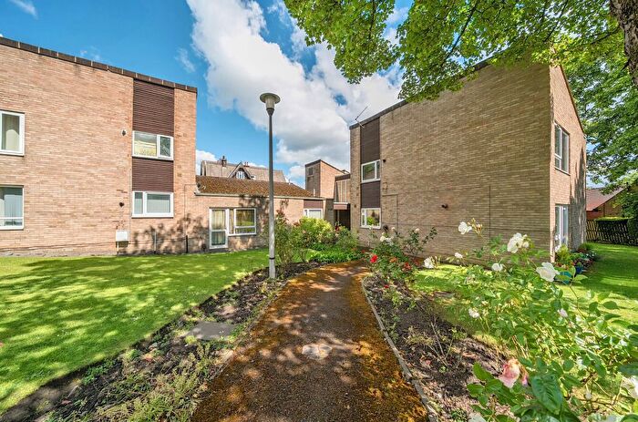 1 Bedroom Flat For Sale In Weetwood House Court, Weetwood, Leeds, LS16