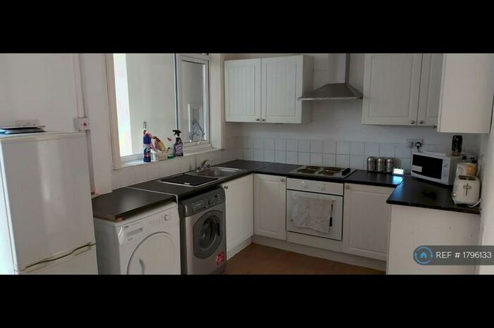 5 Bedroom Semi-Detached House To Rent In Charter Avenue, Coventry, CV4