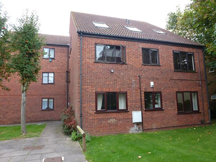 1 Bedroom Apartment To Rent In Chilworth Gate, Broxbourne, Herts, EN10