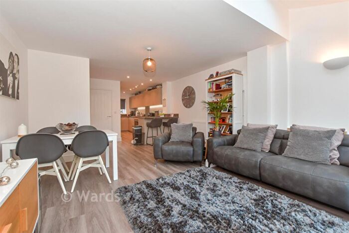 3 Bedroom Semi Detached House For Sale In The Glebe, Yalding, Maidstone, Kent, ME18