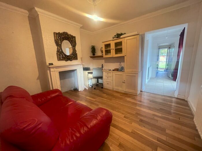 3 Bedroom Terraced House To Rent In Stanley Road, Croydon, CR0