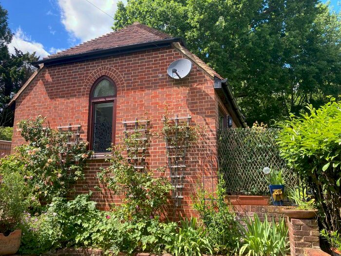 1 Bedroom Detached House To Rent In Lewes Road, East Grinstead, RH19