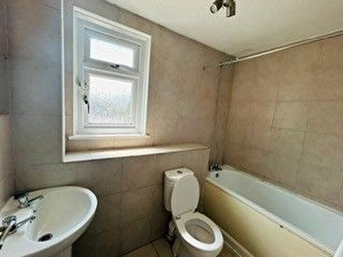 1 Bedroom Maisonette To Rent In Celandine Drive, London, SE28