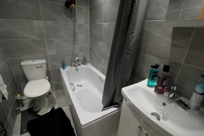 1 Bedroom Flat To Rent In Cyril Crescent, Roath, Cardiff CF24