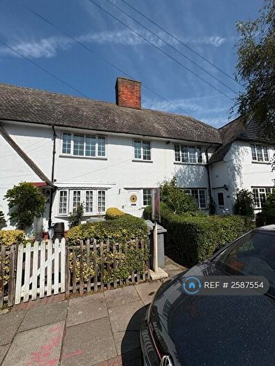 2 Bedroom Flat To Rent In Roe Lane, London, NW9