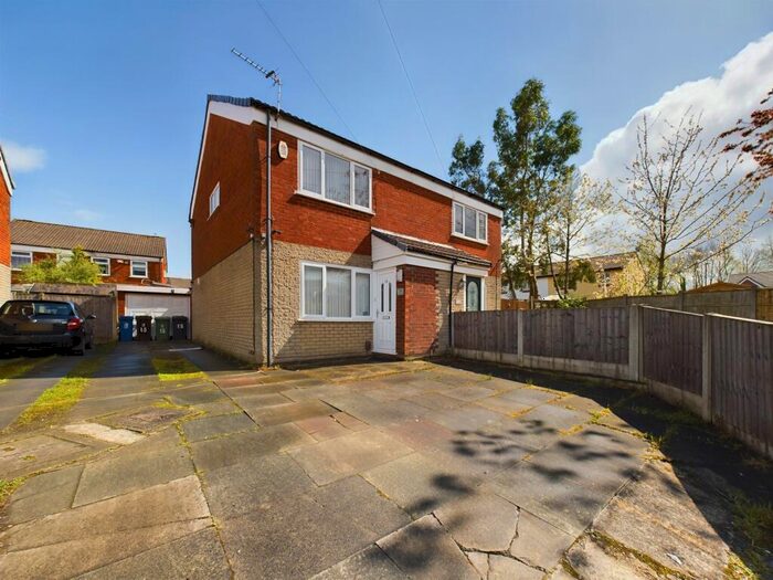 3 Bedroom Semi-Detached House To Rent In Glastonbury Road, Tyldesley, M29