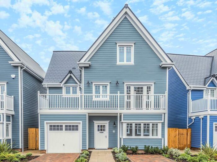 5 Bedroom Detached House To Rent In Champlain Street, Reading, RG2