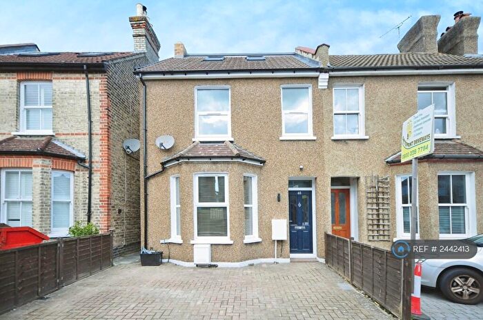 4 Bedroom Semi-Detached House To Rent In Southlands Road, Bromley, BR2