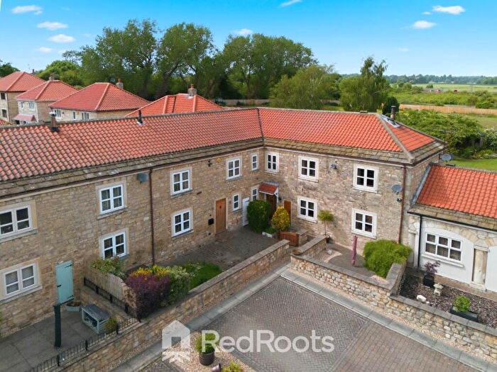 4 Bedroom Cottage For Sale In Grove Court, Marr, Doncaster, DN5