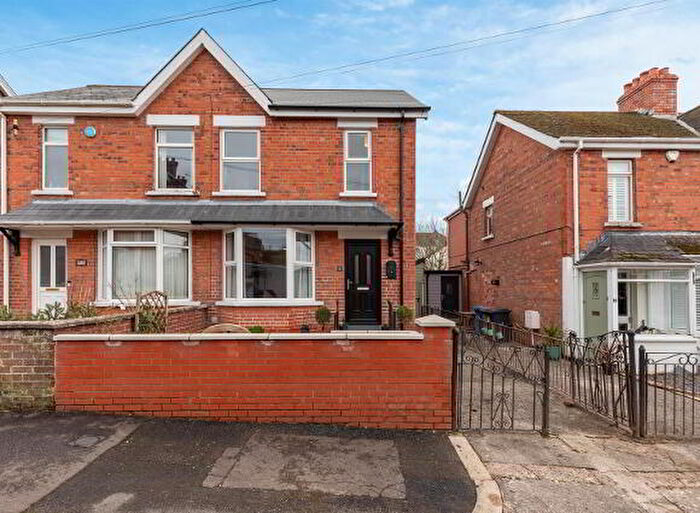 3 Bedroom Semi-Detached House For Sale In Kirkliston Gardens, Belfast, BT5