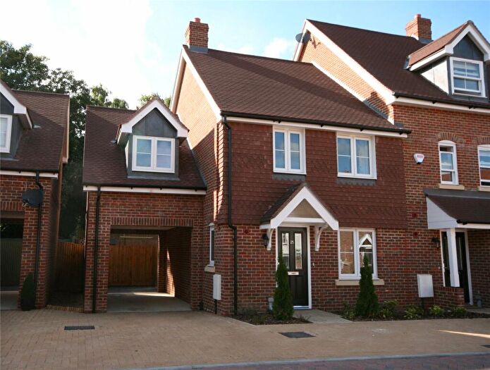 4 Bedroom Link Detached House To Rent In Barncroft Drive, Lindfield, RH16