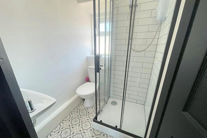 2 Bedroom Apartment To Rent In Church Hill Lodge, Church Hill, BN9
