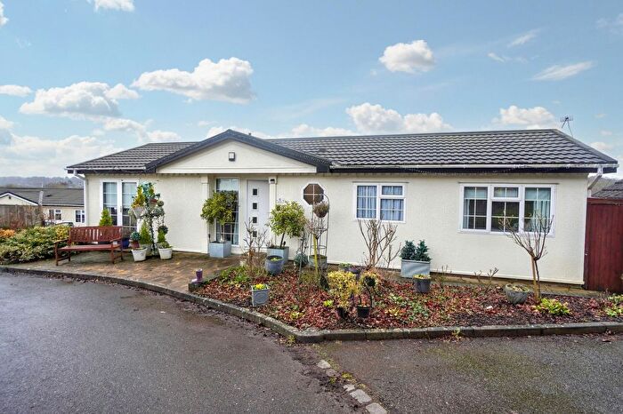3 Bedroom Park Home For Sale In Whitehouse Lane, Wooburn Green, HP10