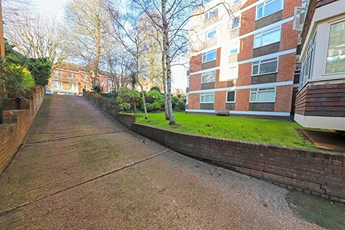 2 Bedroom Flat For Sale In Palmeira Avenue, Hove, BN3