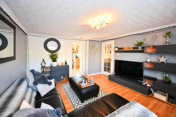 4 Bedroom Detached House For Sale In Turnberry Wynd, Irvine, KA11