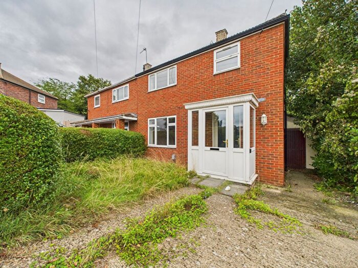 3 Bedroom Semi-Detached House For Sale In Fairfield Way, Hitchin, SG4