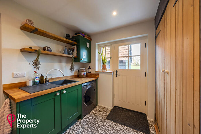 4 Bedroom Semi-Detached House For Sale In Sulhamstead Road, Reading, RG30