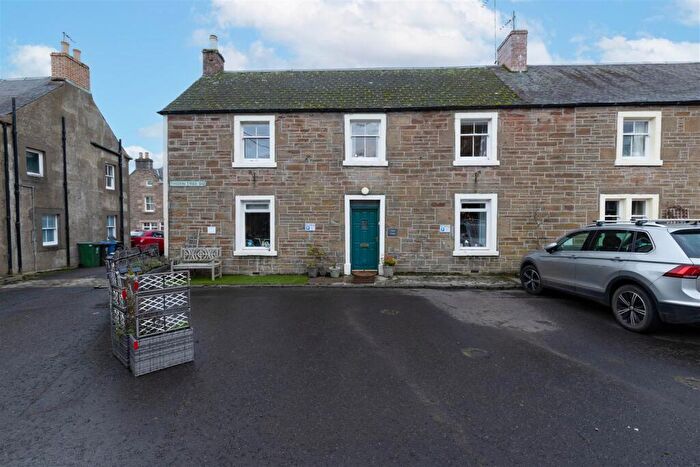 3 Bedroom Semi-Detached House For Sale In Thorntree Square, Dunning, Perth, PH2