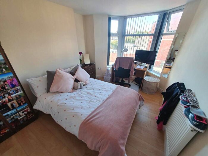 1 Bedroom House To Rent In Pentyrch Street (Rooms), Cathays, CF24
