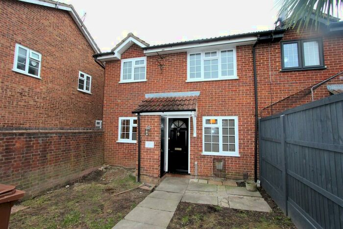 1 Bedroom End Of Terrace House To Rent In Bracken Lea, Chatham, ME5