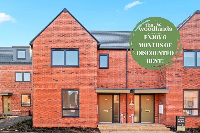 3 Bedroom Semi Detached House To Rent In *Reduced Rent For Months!*Eredine Crescent, Milton Keynes, Buckinghamshire, MK5