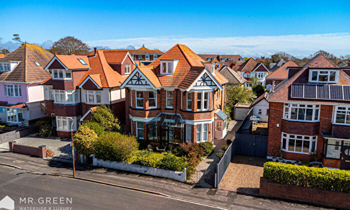 4 Bedroom Detached House For Sale In Pinecliffe Avenue, Southbourne, BH6