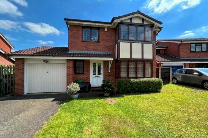 4 Bedroom Property To Rent In Hawkesmoor Drive, Lichfield, WS14