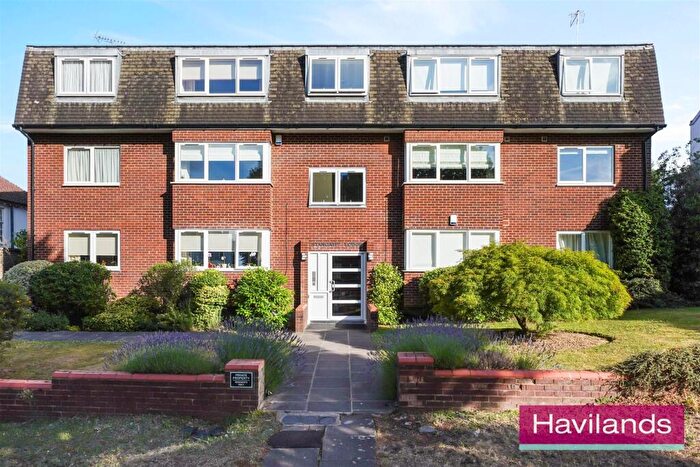 1 Bedroom Flat For Sale In Houndsden Road, N21