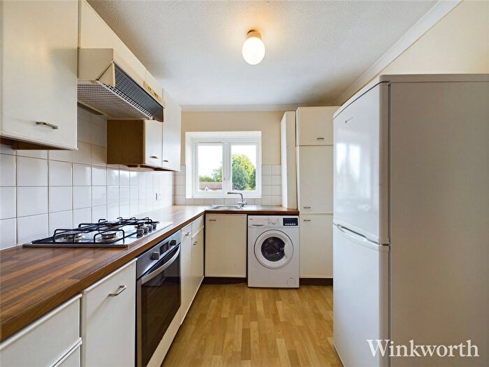 1 Bedroom Detached House To Rent In St Pauls Close, Ealing, London, Uk, W5