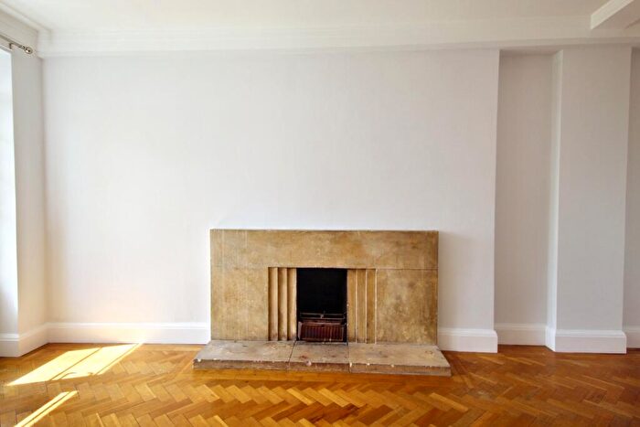 3 Bedroom Flat To Rent In Hylda Court, (), London, NW5