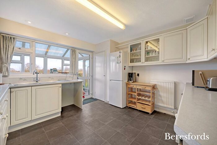 3 Bedroom Bungalow For Sale In Mayfield Road, Writtle, CM1