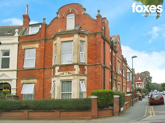 2 Bedroom Apartment To Rent In The Crescent, Bournemouth, Dorset, BH1