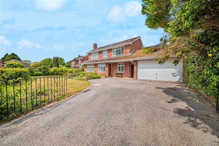 4 Bedroom Detached House For Sale In Magnolia Grove, Fair Oak, Eastleigh, SO50