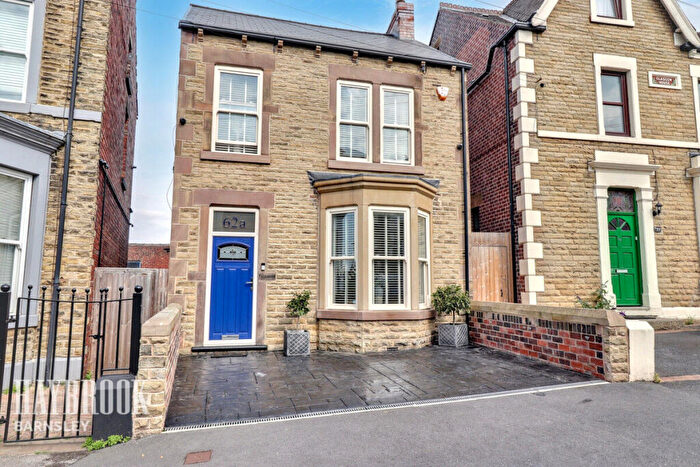 4 Bedroom Detached House For Sale In Park Grove, Barnsley, S70