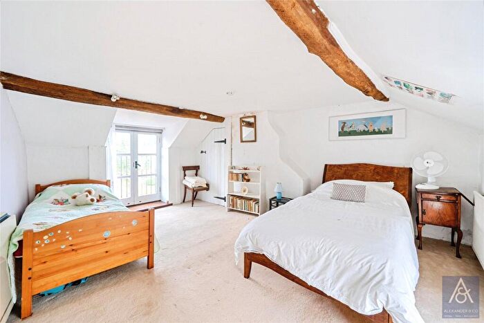 6 Bedroom Semi-Detached House For Sale In Church End, Leckhampstead, Buckingham, MK18