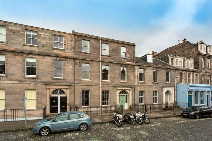 1 Bedroom Flat To Rent In Forth Street, Edinburgh, Midlothian, EH1