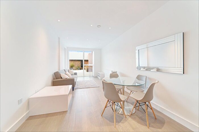 1 Bedroom Flat To Rent In Prime House, Moberly House, Kensington, W10