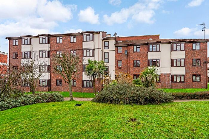 1 Bedroom Flat For Sale In Teresa Mews, London, E17