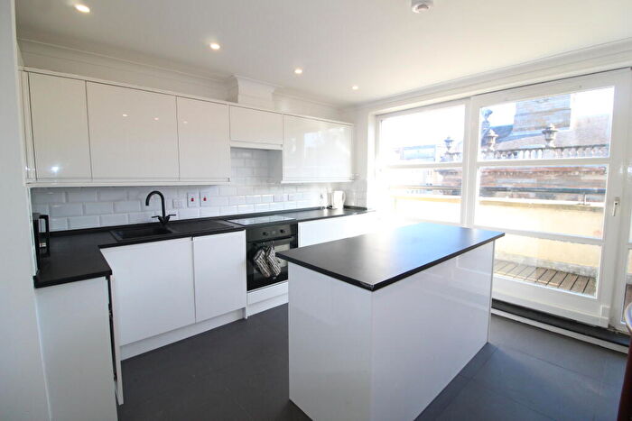 2 Bedroom Apartment To Rent In St Andrew Square, Glasgow City Centre, G1