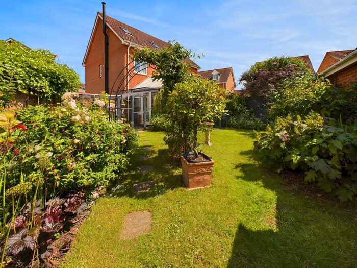 3 Bedroom Town House For Sale In Fennel Crescent, Downham Market, PE38