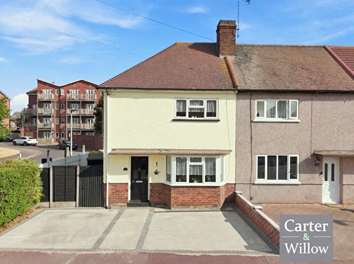 2 Bedroom End Of Terrace House For Sale In Blackborne Road, Dagenham, RM10