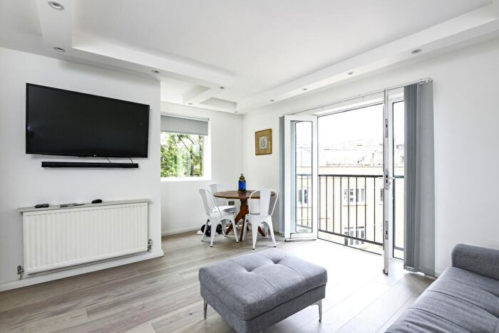 2 Bedroom Flat To Rent In Cleaver Street, London, SE11