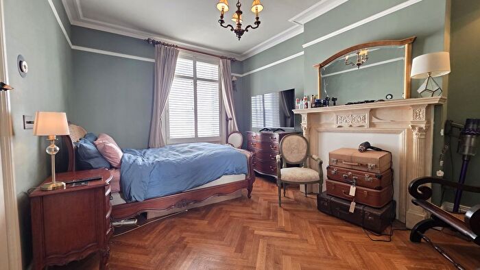 2 Bedroom Flat To Rent In Gloucester Terrace, London, London, W2