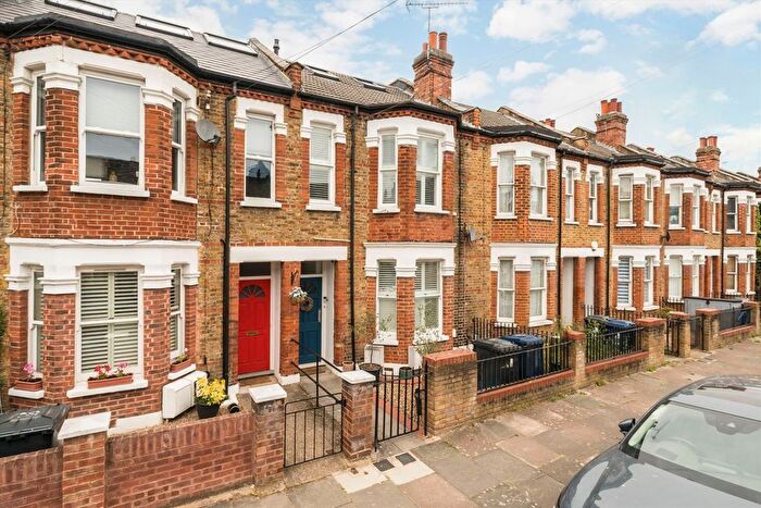 2 Bedroom Flat To Rent In Clovelly Road, Chiswick, W4