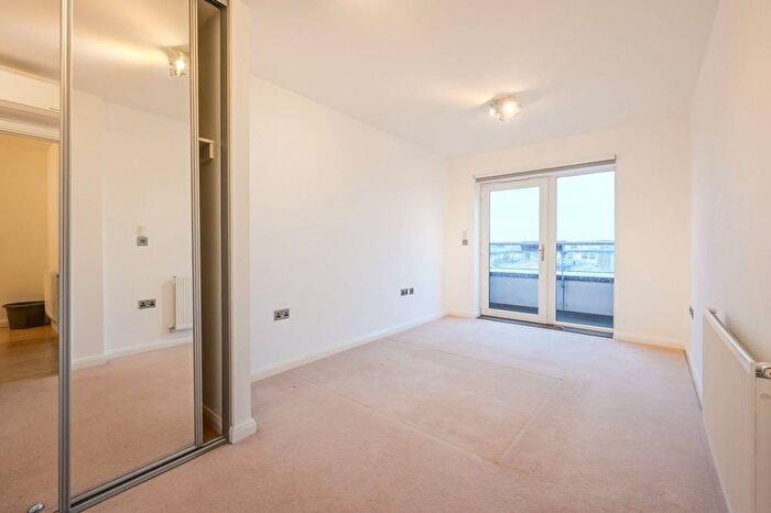 2 Bedroom Flat To Rent In Bodiam Court, Walthamstow, London, E17