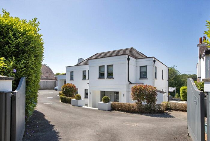 5 Bedroom Detached House For Sale In Quarry Close, Oxted, Surrey, RH8